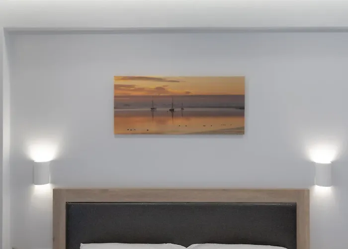 Sunshine Rooms And Suites